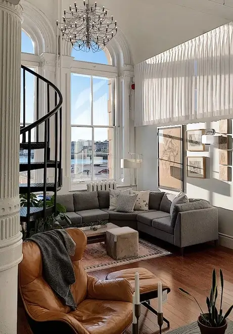 Luxurious apartment with a city view in Canada City