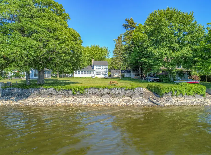 427 Av. de la Pointe-Jameson, Venise-en-Québec
